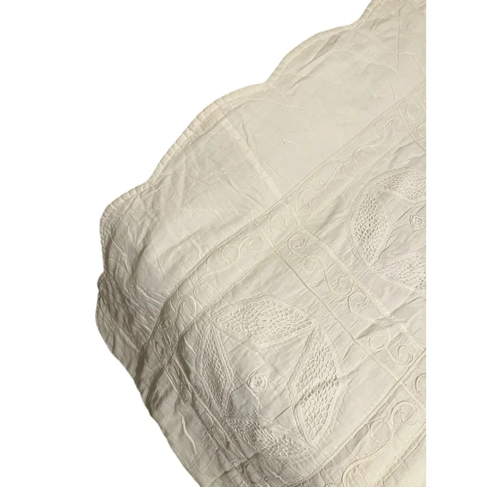 1900s Antique CottageCore Amish white on white BABY CRIB QUILT 81x72 hand stitch